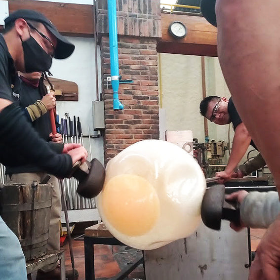 If you can´t blow glass blow it big !